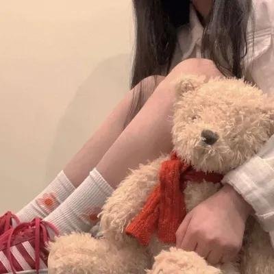 港台老牌艺人被曝与前任深夜同框，凌晨街头画面流出